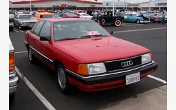 AUDI 100 C3 A trois volumes (443, 444)