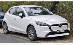 MAZDA 2 Berline bicorps trois ou cinq portes (DL, DJ)
