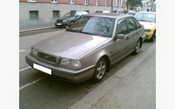VOLVO 440 (445)
