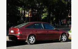 VAUXHALL VECTRA (B) Berline bicorps trois ou cinq portes (J96)