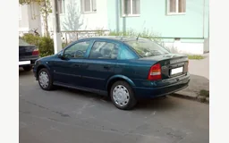 OPEL ASTRA G A trois volumes (T98)