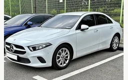 MERCEDES CLASSE A A trois volumes (V177)
