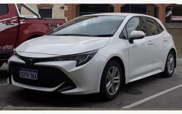 TOYOTA COROLLA Berline bicorps trois ou cinq portes (_E21_, _EA1_,