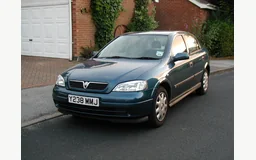 VAUXHALL ASTRA Mk IV (G) Berline bicorps trois ou cinq portes (T98)