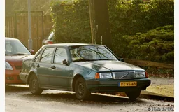 VOLVO 460 (464)