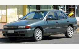 ISUZU GEMINI A trois volumes
