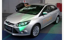 FORD FOCUS III A trois volumes